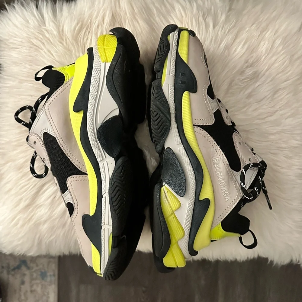 Balenciaga Tripple S sneakers - Picture 3 of 4